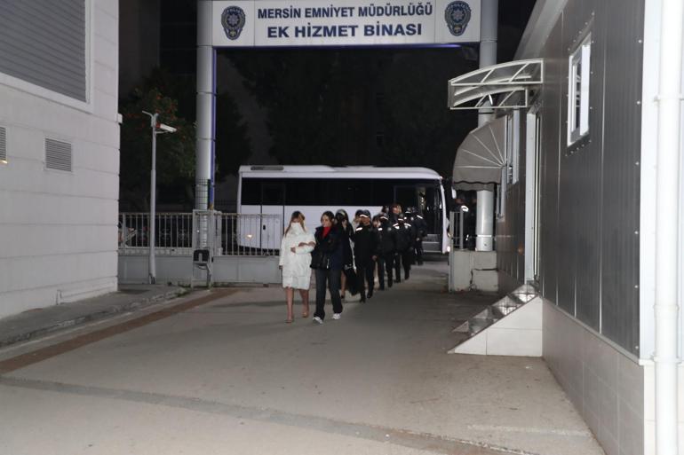 Mersin'de şantaj çetesine operasyon: 10 gözaltı