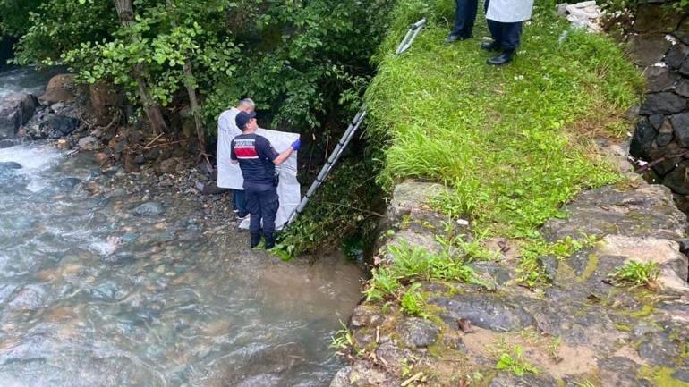 Öldürdüğü taksicinin cesedini dereye atıp, ilk eşini aramış