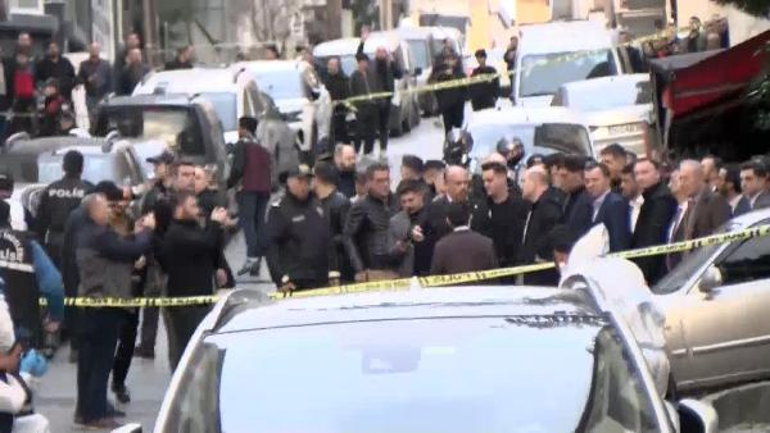 Küçükçekmece'de AK Parti belediye başkan adayının seçim çalışması sırasında silahlı saldırı