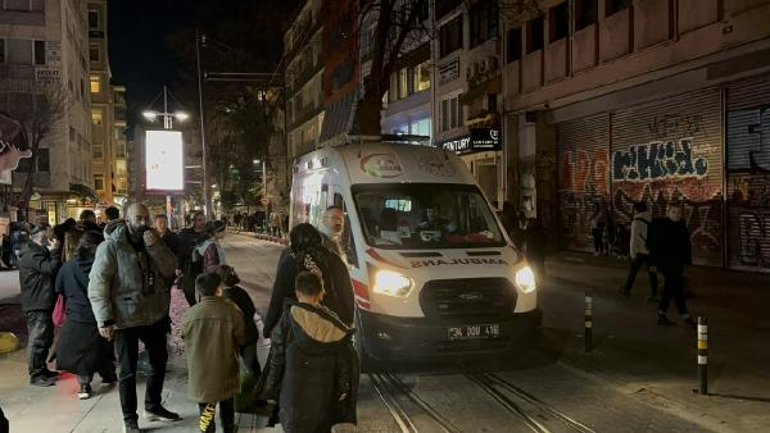 Kadıköy'de torununu kurtaran kadın tramvayın altında kalarak hayatını kaybetti