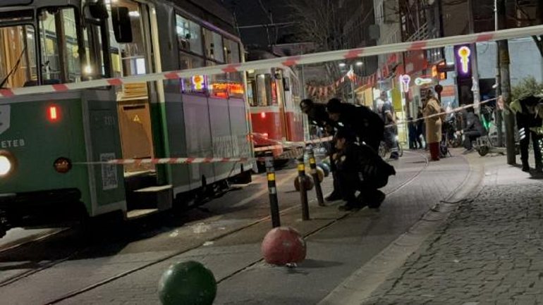 Kadıköy'de torununu kurtaran kadın tramvayın altında kalarak hayatını kaybetti