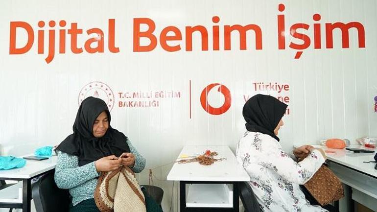 Vodafone Vakfı'nın deprem bölgesine desteği sürüyor