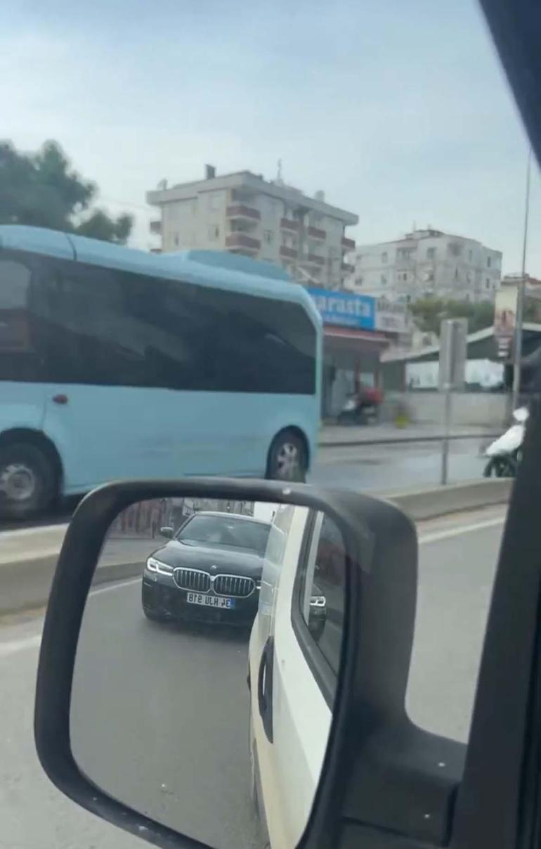 Kartal'da çarptığı aracı tekmeledi, otomobille yolunu kesip tehdit etti