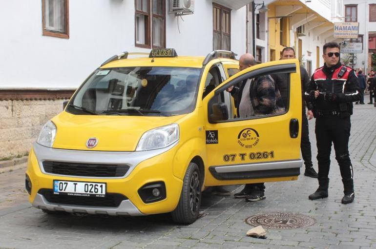 'Yol verme' kavgasında motosikletliyi tabancayla vurup yaraladı