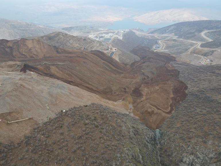 Maden sahasında toprak altında kalan 9 işçiyi arama çalışmalarında 2’nci gün