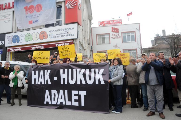 Edirne'de CHP İl Başkanlığı önünde, 'adayımızı geri istiyoruz' eylemi