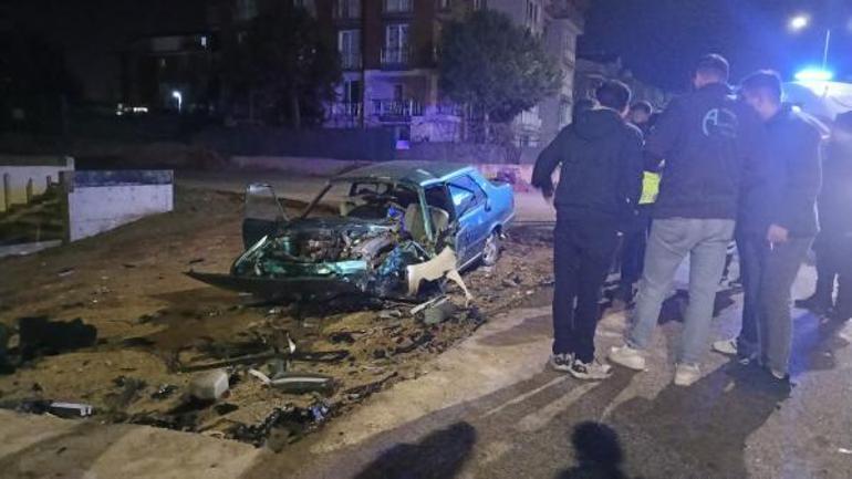 Kocaeli'de iki otomobil kafa kafaya çarpıştı: 3 yaralı