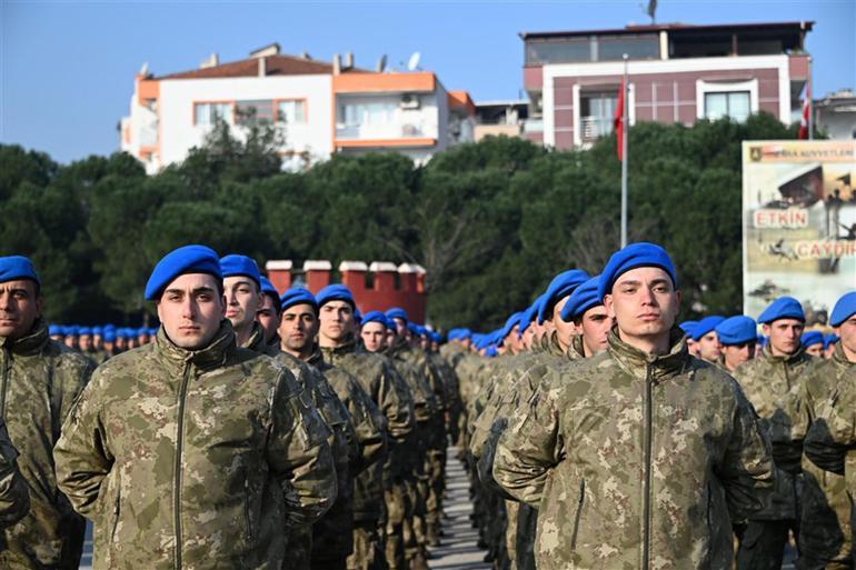 Manisa'da 3 bin 660 erbaş ve er yemin edip komando beresini taktı