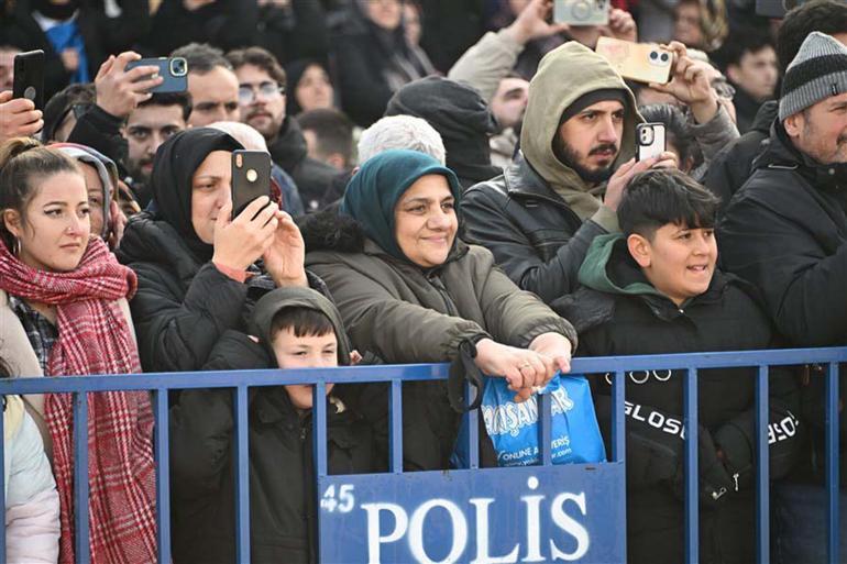 Manisa'da 3 bin 660 erbaş ve er yemin edip komando beresini taktı