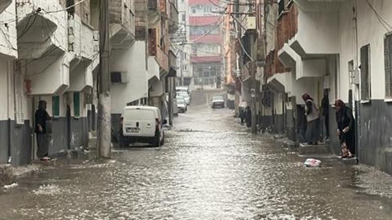 Şanlıurfa'da sağanak ve dolu