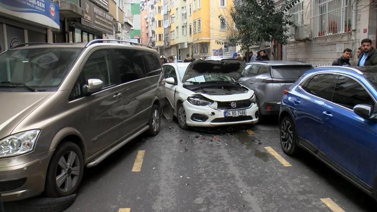 Fatihte tartıştığı kadına küfredince darbedildi; kaçarken 2 otomobile çarptı