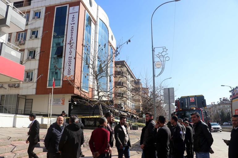 Gaziantep Tapu ve Kadastro Müdürlüğü binasının terasında çıkan yangın kontrol altına alındı