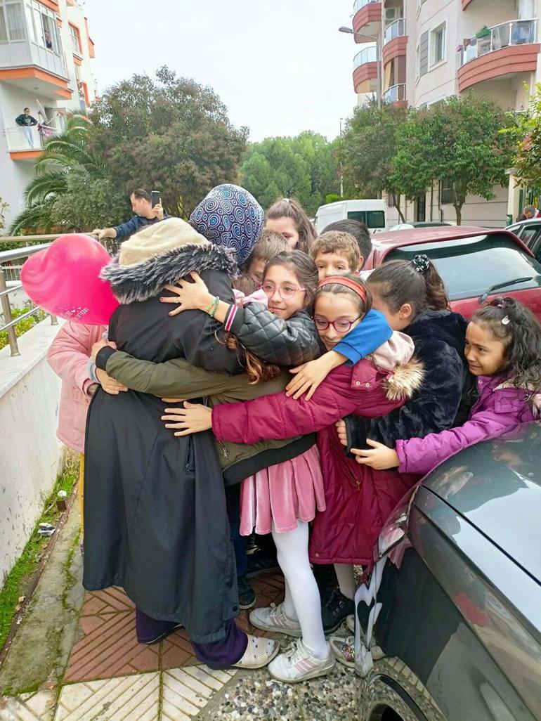 Öğrencileri sürpriz yapmıştı; Zeynep öğretmen yaşamını yitirdi