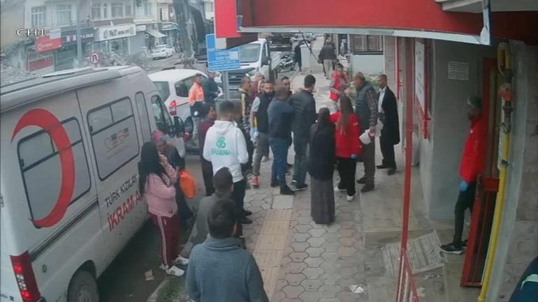 İskenderun'da yemek dağıtan Türk Kızılay personeline saldırı