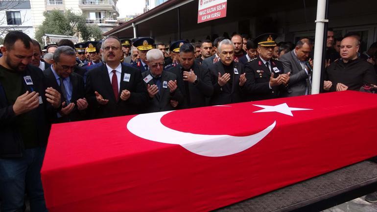 Türk Yıldızları'na ait uçağın düşmesi ile şehit olan Güven, son yolculuğuna uğurlandı