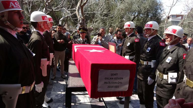 Türk Yıldızları'na ait uçağın düşmesi ile şehit olan Güven, son yolculuğuna uğurlandı