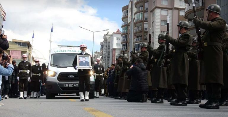 Türk Yıldızları'na ait uçağın düşmesi ile şehit olan Güven, son yolculuğuna uğurlandı