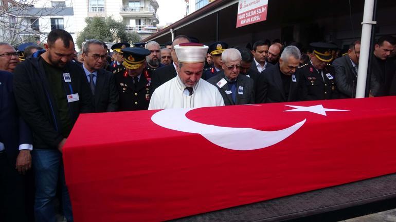 Türk Yıldızları'na ait uçağın düşmesi ile şehit olan Güven, son yolculuğuna uğurlandı