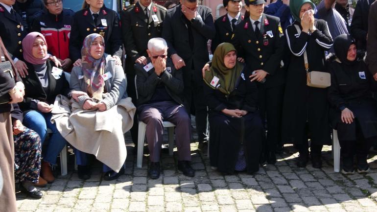 Türk Yıldızları'na ait uçağın düşmesi ile şehit olan Güven, son yolculuğuna uğurlandı