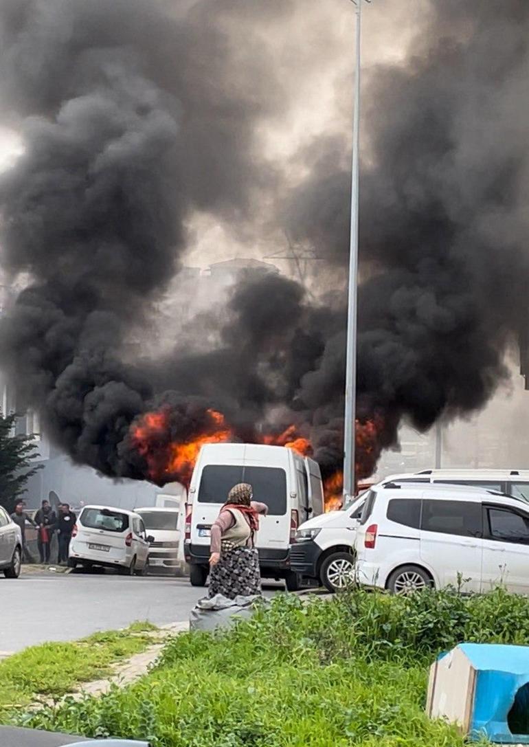 Ataşehir’de panelvan alev alev yandı