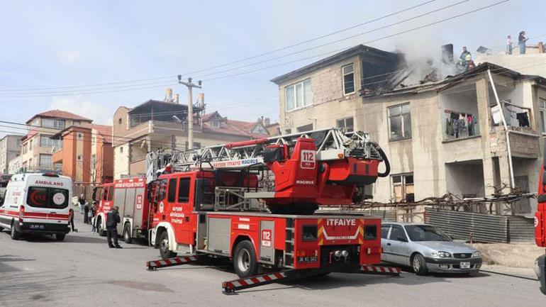 Yangında mahsur kalan yatalak kadını, ekipler kurtardı