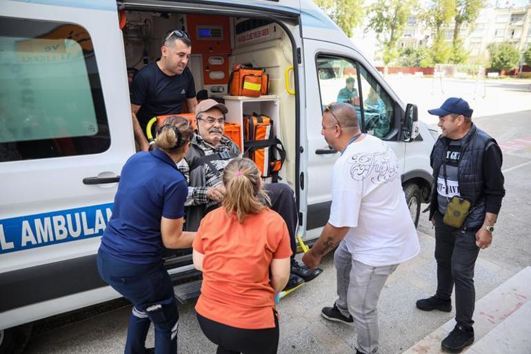 Sandık başına ambulansla giden seçmen: Canım çıkmadıkça her seçimde oy kullanmaya geleceğim