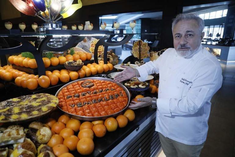 Dalında kalan portakalla yapılan Adana kebabı ve pideye tam not