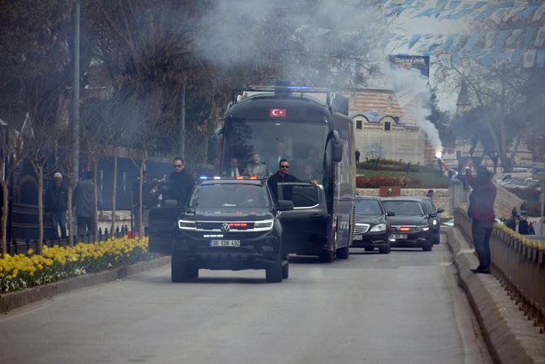 Akşener'den Özel'e: Bunun adına 'Yan gel Osman' denir, çalışın kardeşim