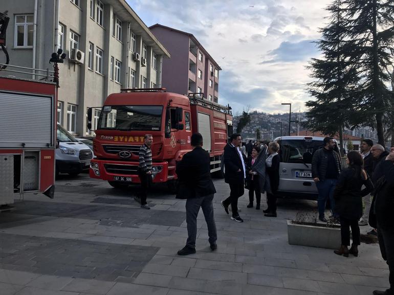 Zonguldak'ta adliye binasının arşiv odasında yangın