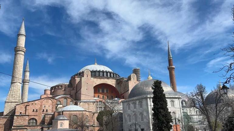 Ayasofya Cami restorasyonunda II.Bayezid Minaresi'nde söküm işlemi başladı