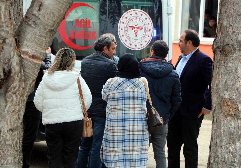 Demir korkuluklar koptu, 2 öğrenci sulama kanalına düştü