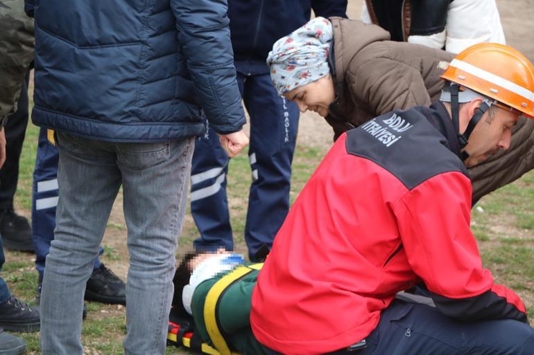 Demir korkuluklar koptu, 2 öğrenci sulama kanalına düştü