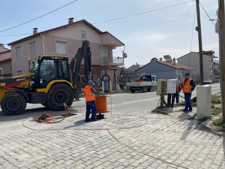 Gediz’de fiber internet çalışmaları başladı