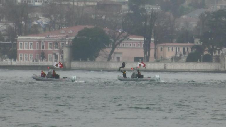 Kadın komandolar 15 Temmuz Şehitler Köprüsü’nden halatla indi