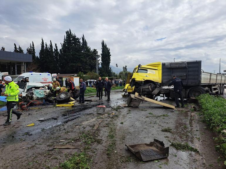 Hatay'da 6 kişinin öldüğü kazada TIR şoförü tutuklandı