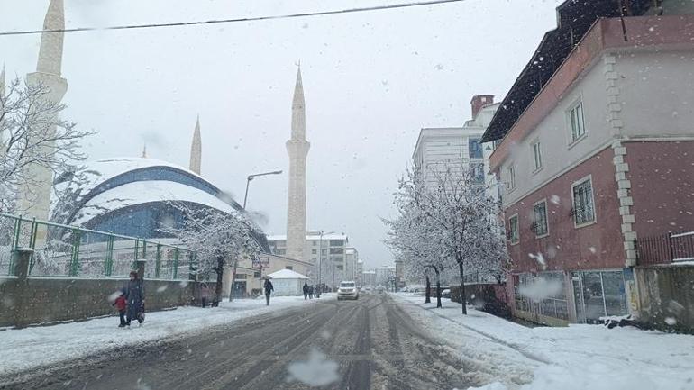 Bingöl'de eğitime 'kar' engeli