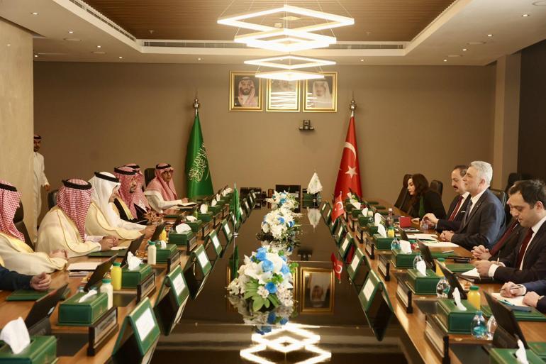 Bolat, Suudi Arabistan Kırsal İşler ve Konut Bakanı Al Hogail ile görüştü