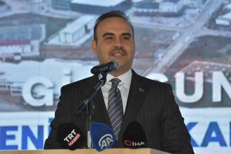 Bakan Kacır: Başkalarının hayal bile edemeyeceği projeleri çeyrek asra sığdırdık