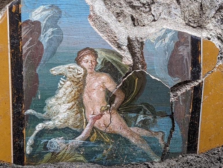 Pompeii’de 2000 yıllık renkleri çok az zarar görmüş duvar resmi bulundu