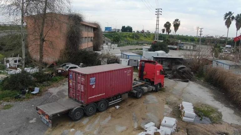 TIR'daki konteynerde, eşyalara gizlenmiş 557 bin hap ele geçirildi; 5 gözaltı