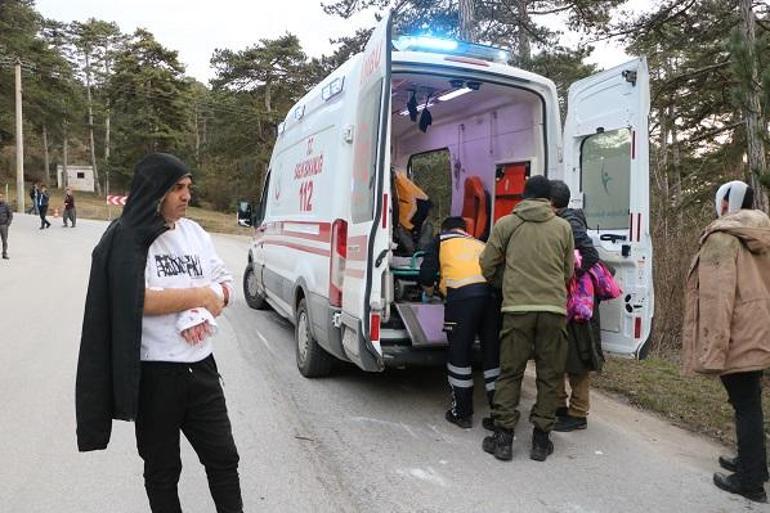 Bolu'da tatilcilerin taşındığı minibüs devrildi: 14 yaralı