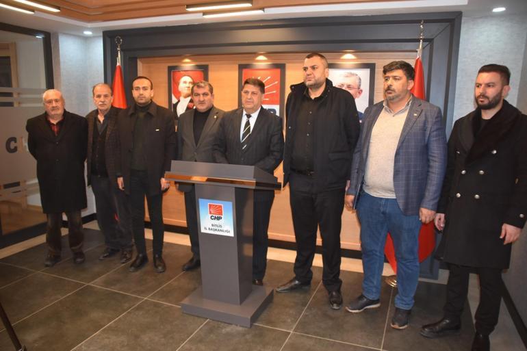 Bitlis'te 'Miting saati satıldı' eleştirisi yapan CHP belediye başkan adayı, partisinden istifa edip AK Parti'ye geçti