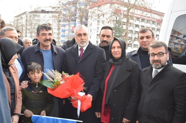 Bakan Işıkhan: Önümüzde bir demokrasi sınavı var