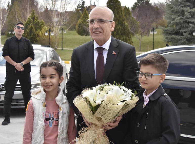 Bakan Şimşek, Karaman'da 'İş Dünyası' toplantısına katıldı