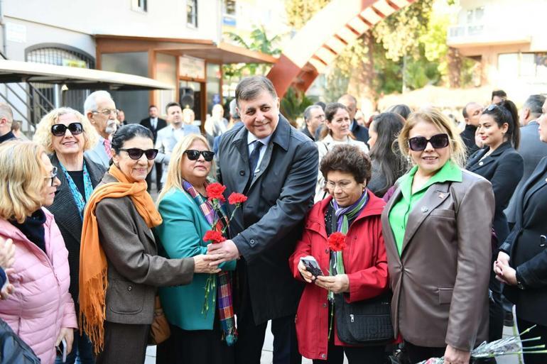 İzmir Büyükşehir Belediye Başkan Adayı Tugay'dan Zübeyde Hanım'ın mezarı başında 8 Mart mesajı