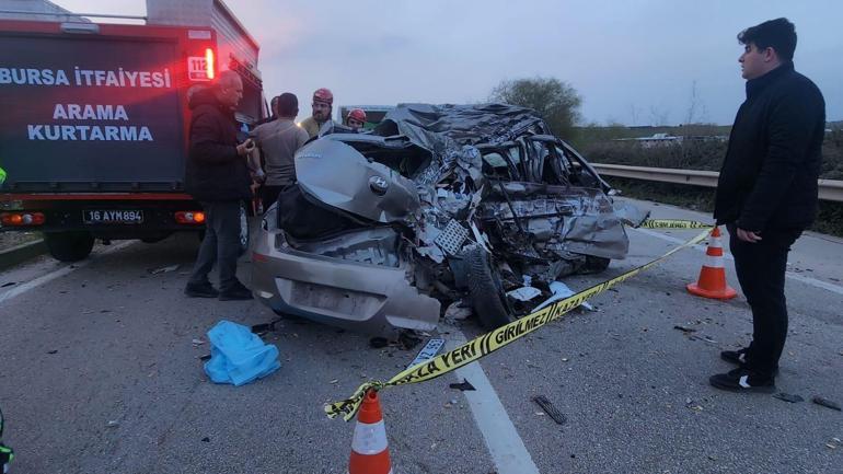 Karşı şeride geçen otomobil TIR'ın altına girdi: 2 ölü, 1 yaralı