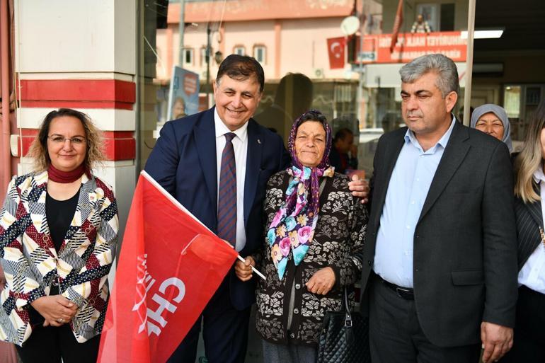 Cemil Tugay, Kiraz'da esnafı ziyaret etti