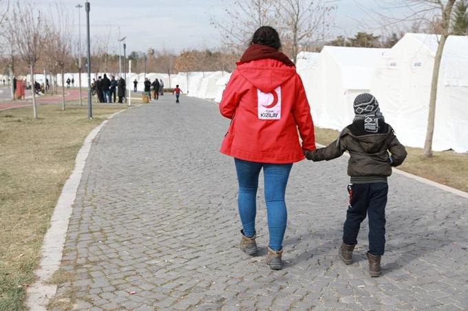 Türk Kızılay’dan depremzede yetimlere nakdi destek