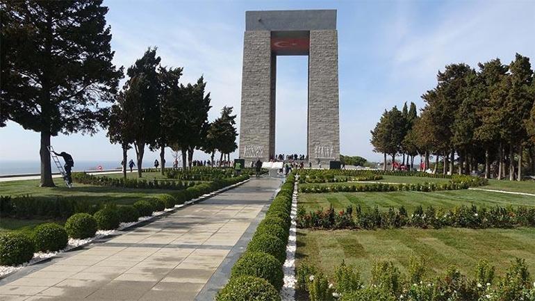 Edirne'de Sveti Georgi Kilisesi papazı Çıkırık, ölüm yıl dönümünde ayinle anıldı