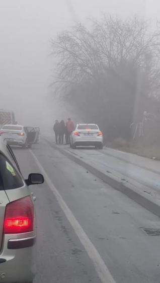 Cadde yerine kaldırımdan gitti yayalardan yol istedi